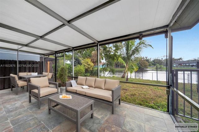 4852 Grapevine Way, Davie, FL 33331