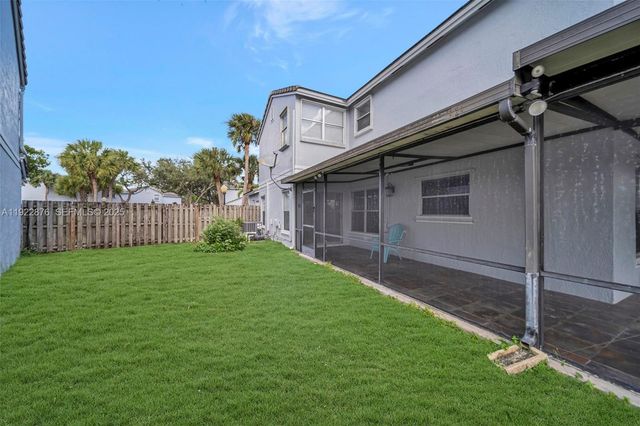 4852 Grapevine Way, Davie, FL 33331