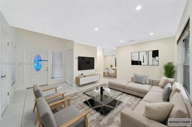 4852 Grapevine Way, Davie, FL 33331