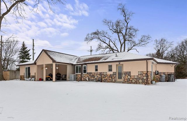 15500 Millar Road, Clinton Township, MI 48036