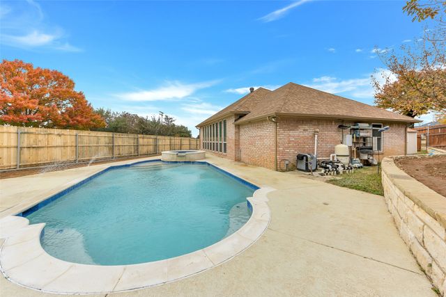 7747 Bridlewood Court, North Richland Hills, TX 76182