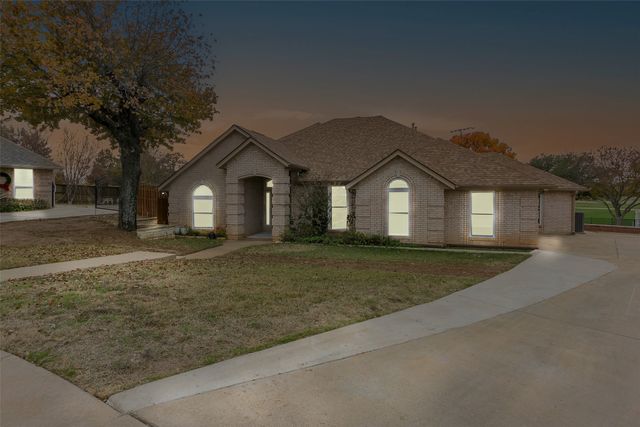 7747 Bridlewood Court, North Richland Hills, TX 76182