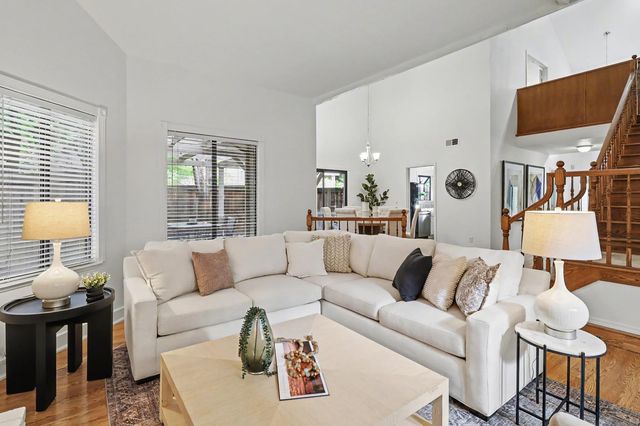 2084 University Park Dr, Sacramento, CA 95825