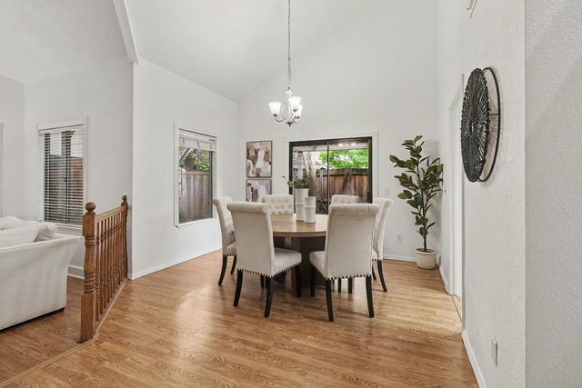 2084 University Park Dr, Sacramento, CA 95825