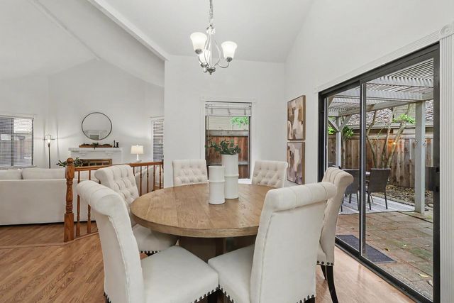 2084 University Park Dr, Sacramento, CA 95825