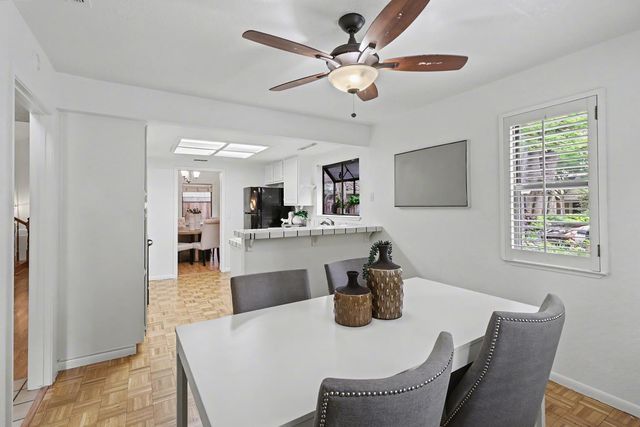 2084 University Park Dr, Sacramento, CA 95825