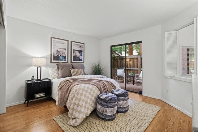 2084 University Park Dr, Sacramento, CA 95825