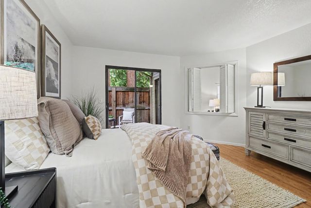 2084 University Park Dr, Sacramento, CA 95825