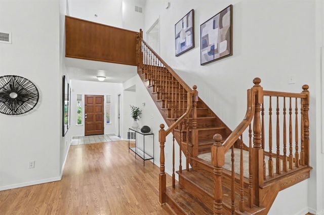 2084 University Park Dr, Sacramento, CA 95825