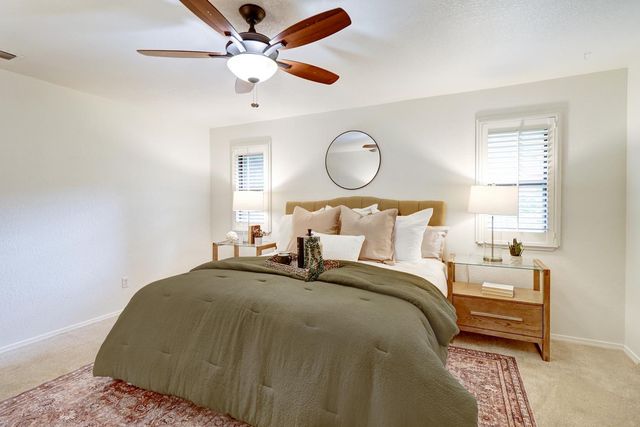 2084 University Park Dr, Sacramento, CA 95825