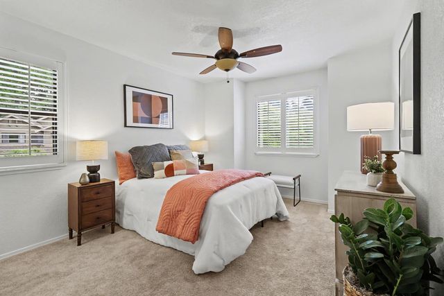 2084 University Park Dr, Sacramento, CA 95825