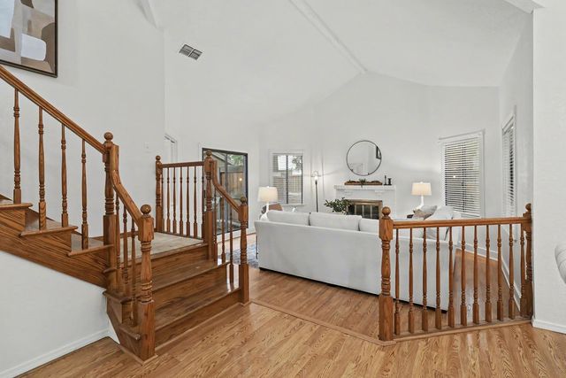 2084 University Park Dr, Sacramento, CA 95825