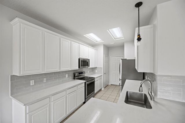 235 W Stedhill Loop, The Woodlands, TX 77384