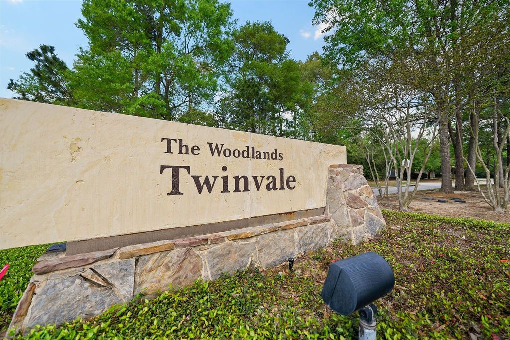 235 W Stedhill Loop, The Woodlands, TX 77384