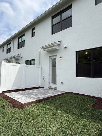 275 SW Sally Way, Stuart, FL 34997