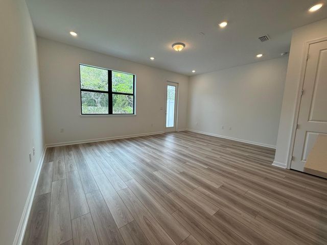 275 SW Sally Way, Stuart, FL 34997