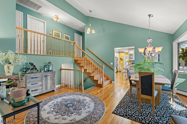 23 Zeim Dr, Clifton City, NJ 07012