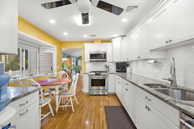 23 Zeim Dr, Clifton City, NJ 07012