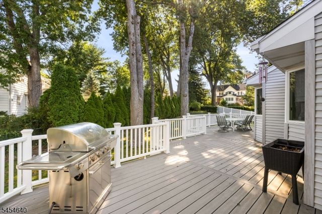 23 Zeim Dr, Clifton City, NJ 07012