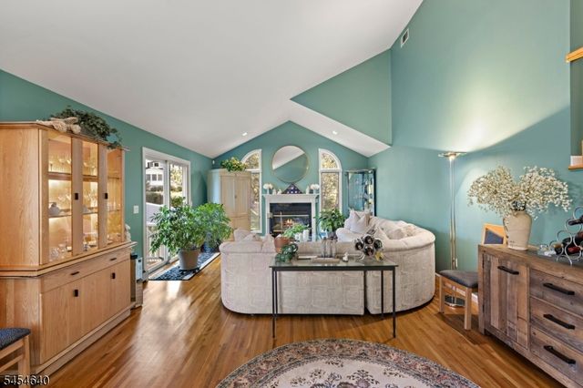23 Zeim Dr, Clifton City, NJ 07012