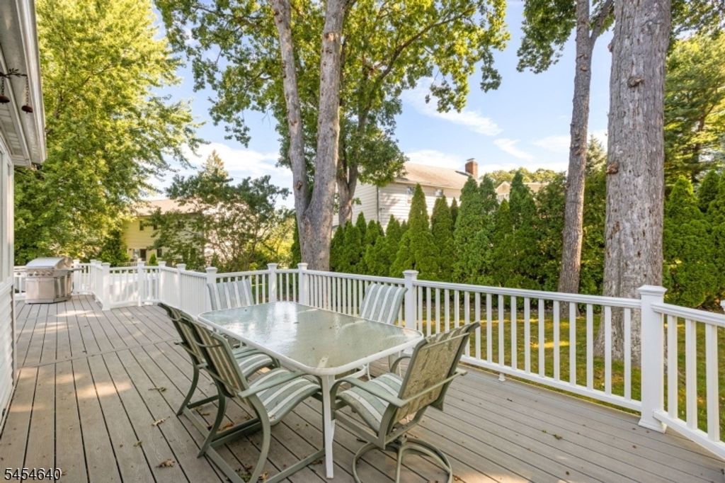 23 Zeim Dr, Clifton City, NJ 07012 — photo 2