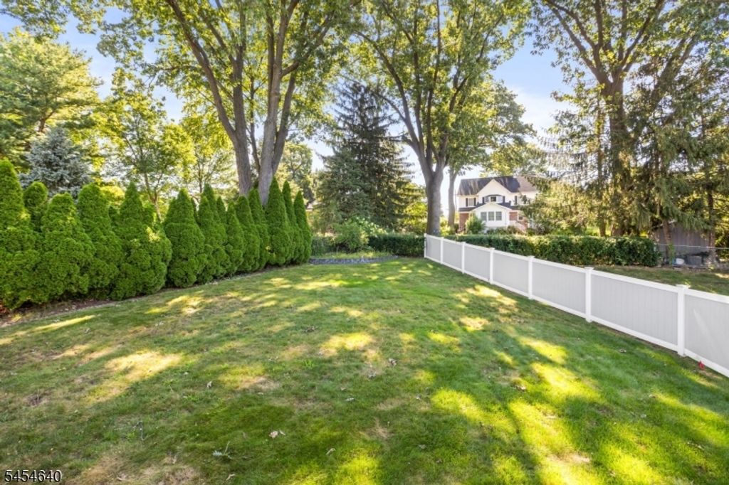 23 Zeim Dr, Clifton City, NJ 07012 — photo 4