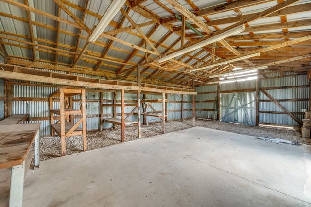 9495 Brittany Hill Road, Sanger, TX 76266