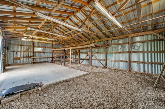 9495 Brittany Hill Road, Sanger, TX 76266