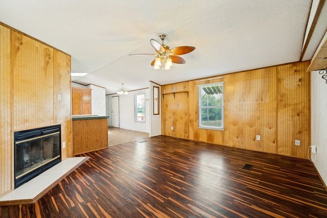 9495 Brittany Hill Road, Sanger, TX 76266