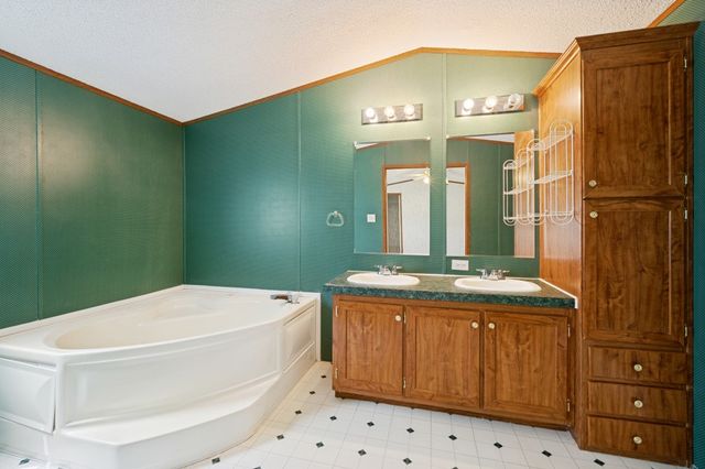 9495 Brittany Hill Road, Sanger, TX 76266