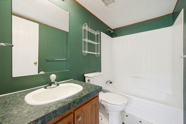 9495 Brittany Hill Road, Sanger, TX 76266