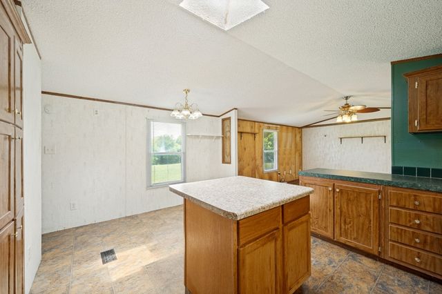 9495 Brittany Hill Road, Sanger, TX 76266