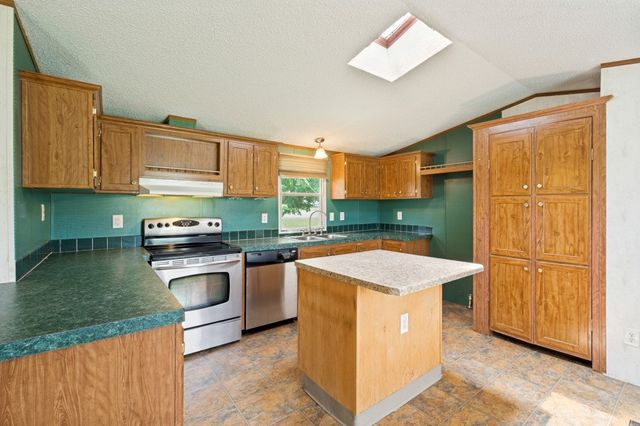 9495 Brittany Hill Road, Sanger, TX 76266