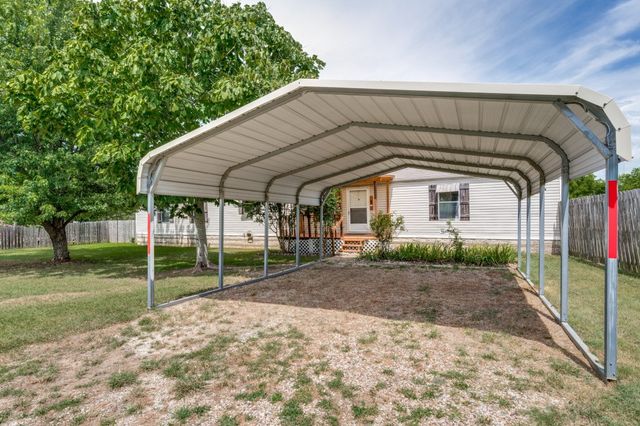 9495 Brittany Hill Road, Sanger, TX 76266