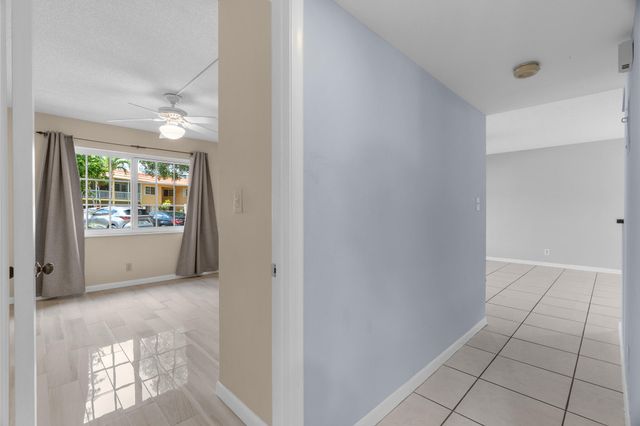 1940 NE 2nd Avenue 106j, Wilton Manors, FL 33305