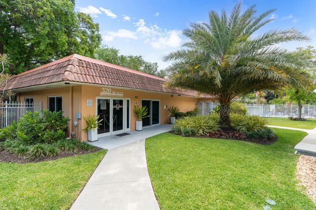 1940 NE 2nd Avenue 106j, Wilton Manors, FL 33305
