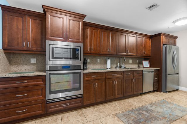 1940 NE 2nd Avenue 106j, Wilton Manors, FL 33305