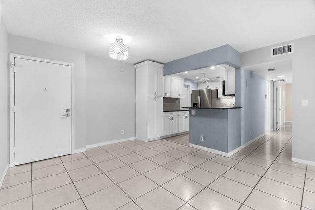1940 NE 2nd Avenue 106j, Wilton Manors, FL 33305