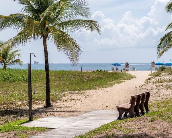70 Isla Bahia Drive, Fort Lauderdale, FL 33316