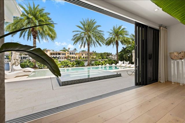 70 Isla Bahia Drive, Fort Lauderdale, FL 33316