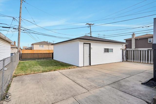 1060 Lucas Street, Calumet City, IL 60409