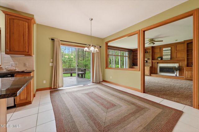 8819 Royal Oak Drive, Holland, OH 43528