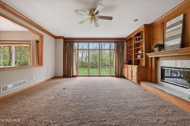 8819 Royal Oak Drive, Holland, OH 43528