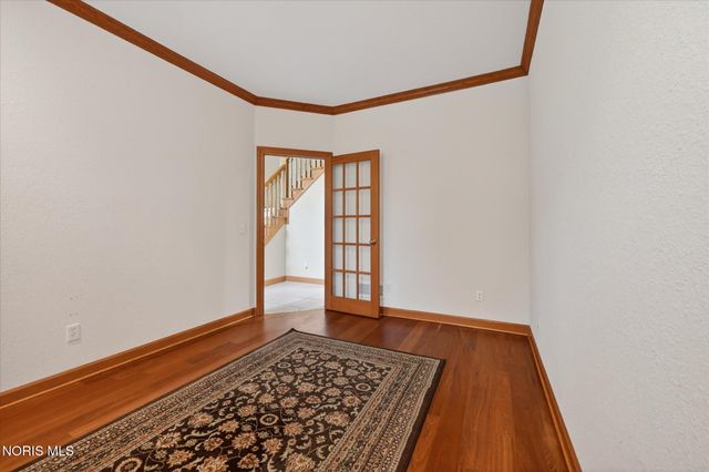 8819 Royal Oak Drive, Holland, OH 43528