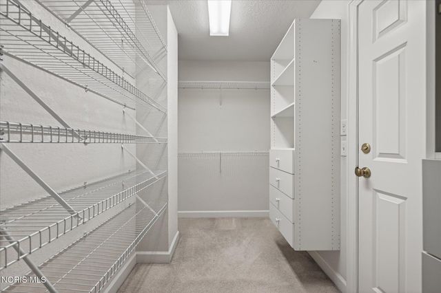 8819 Royal Oak Drive, Holland, OH 43528