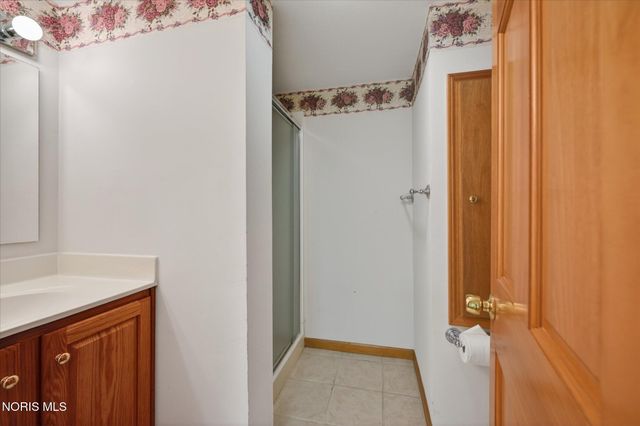 8819 Royal Oak Drive, Holland, OH 43528