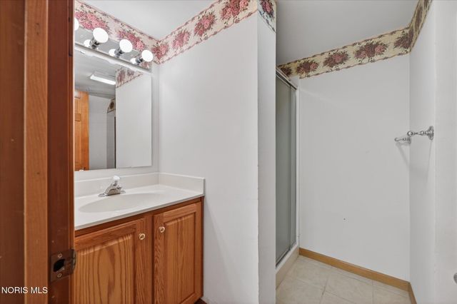 8819 Royal Oak Drive, Holland, OH 43528