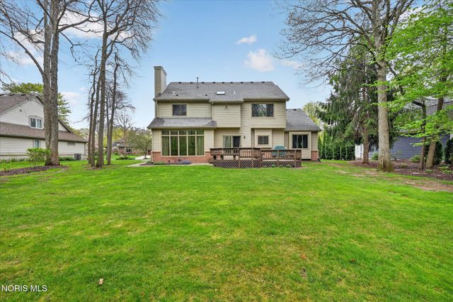 8819 Royal Oak Drive, Holland, OH 43528