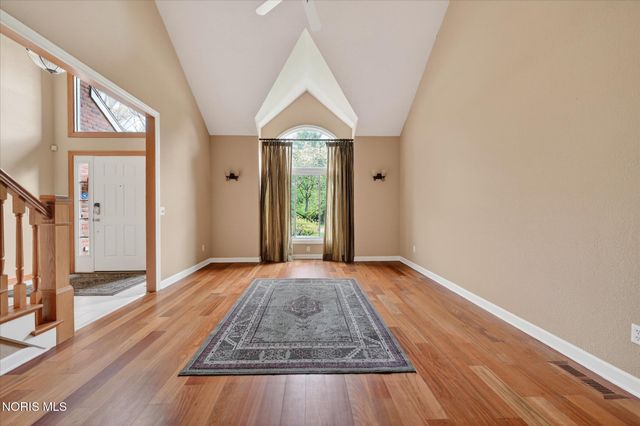 8819 Royal Oak Drive, Holland, OH 43528