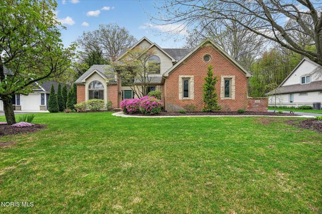 8819 Royal Oak Drive, Holland, OH 43528